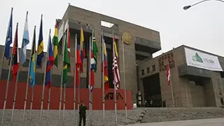 V Cumbre en Museo de la Nación.